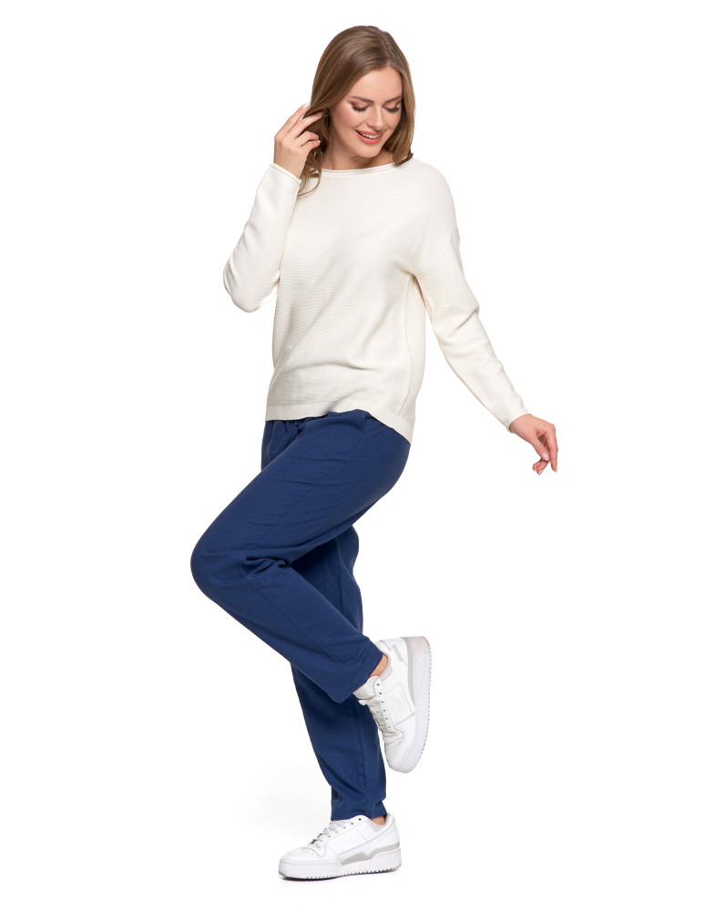 Swetry i kardigany - Sweter damski dzianinowy z wiskozy o luźnym kroju BIAŁY - produkt moraj.pl 3