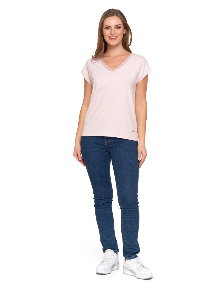 Bluzki i koszule - Bluzka damska bawełniana z koronkowym dekoltem RÓŻOWY  - produkt moraj.pl 4