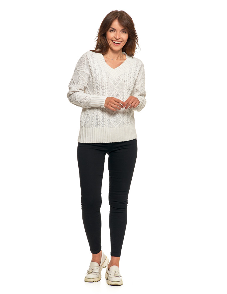 Swetry i kardigany - Damski sweter z warkoczowym splotem i dekoltem w serek KREMOWY  - produkt moraj.pl 5