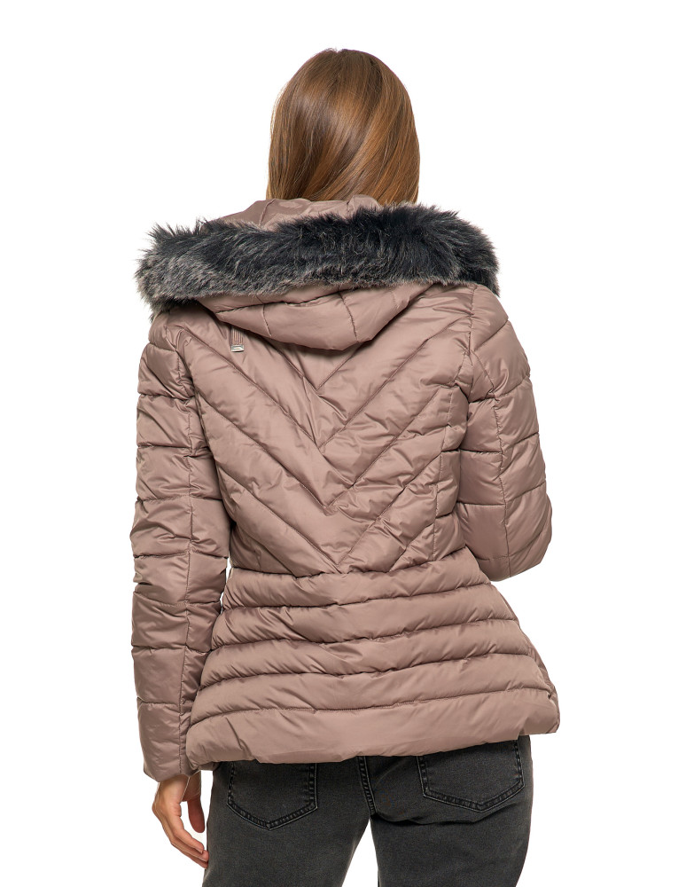 Kurtki i kamizelki - Kurtka damska pikowana z odpinanym i futerkowym kapturem BEŻOWY - produkt moraj.pl 5