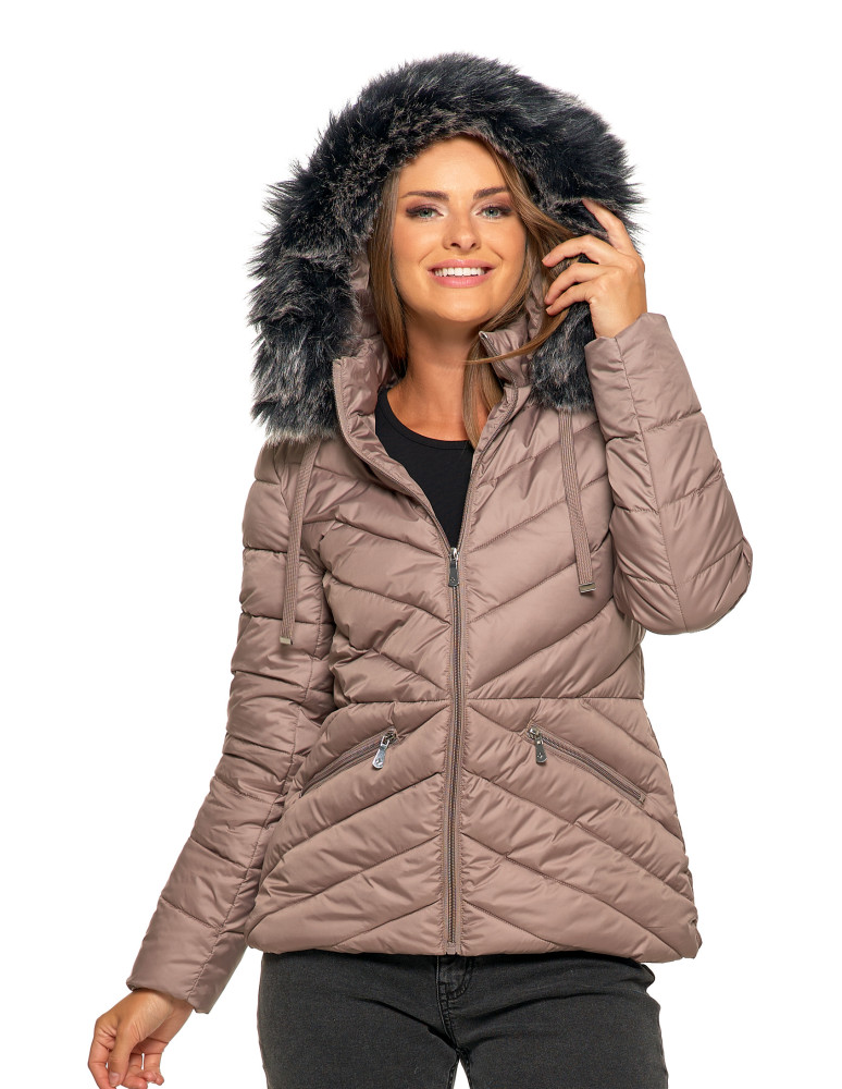 Kurtki i kamizelki - Kurtka damska pikowana z odpinanym i futerkowym kapturem BEŻOWY - produkt moraj.pl 2