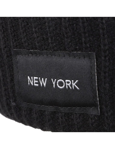 Czarna czapka damska typu beanie z naszywką NEW YORK  - produkt 2