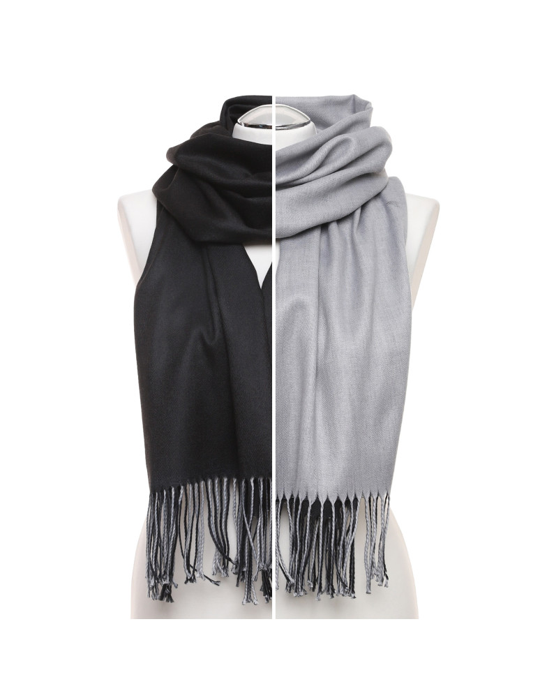 Szale i chusty - Damski cienki szal dwustronny z frędzlami CZARNY  - produkt moraj.pl 4