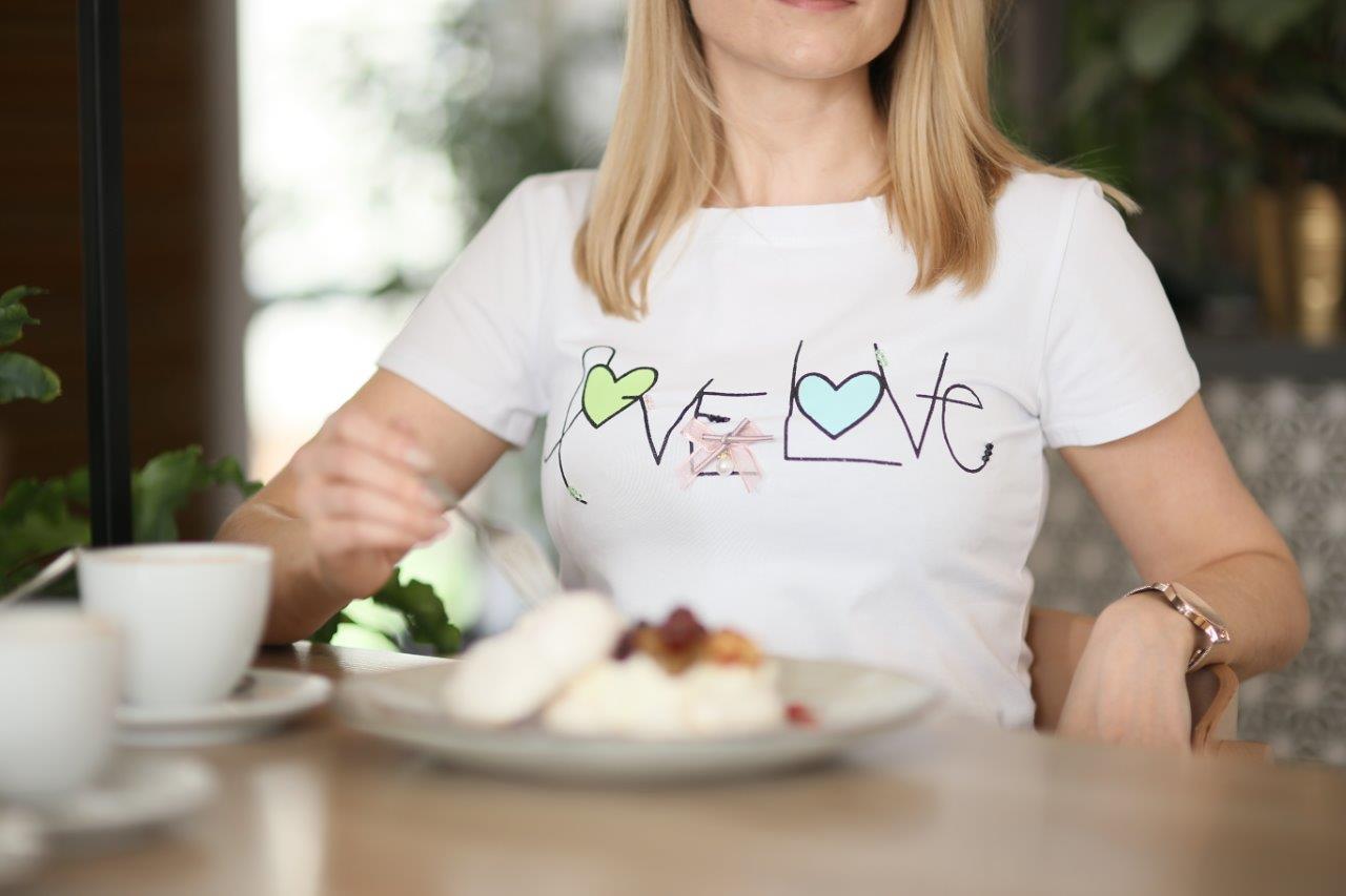 koszulka biała z limitowanej oferty Moraj