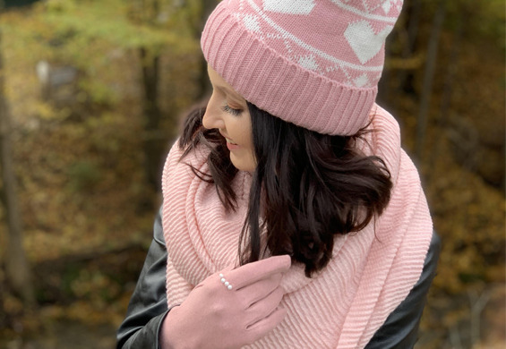 Jak wybrać idealne trio z czapki, rękawiczek i szalika – porady stylowe