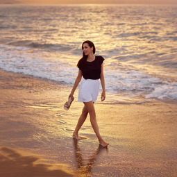 Szafa kapsułowa na lato: sprawdzone ubrania na upalne dni