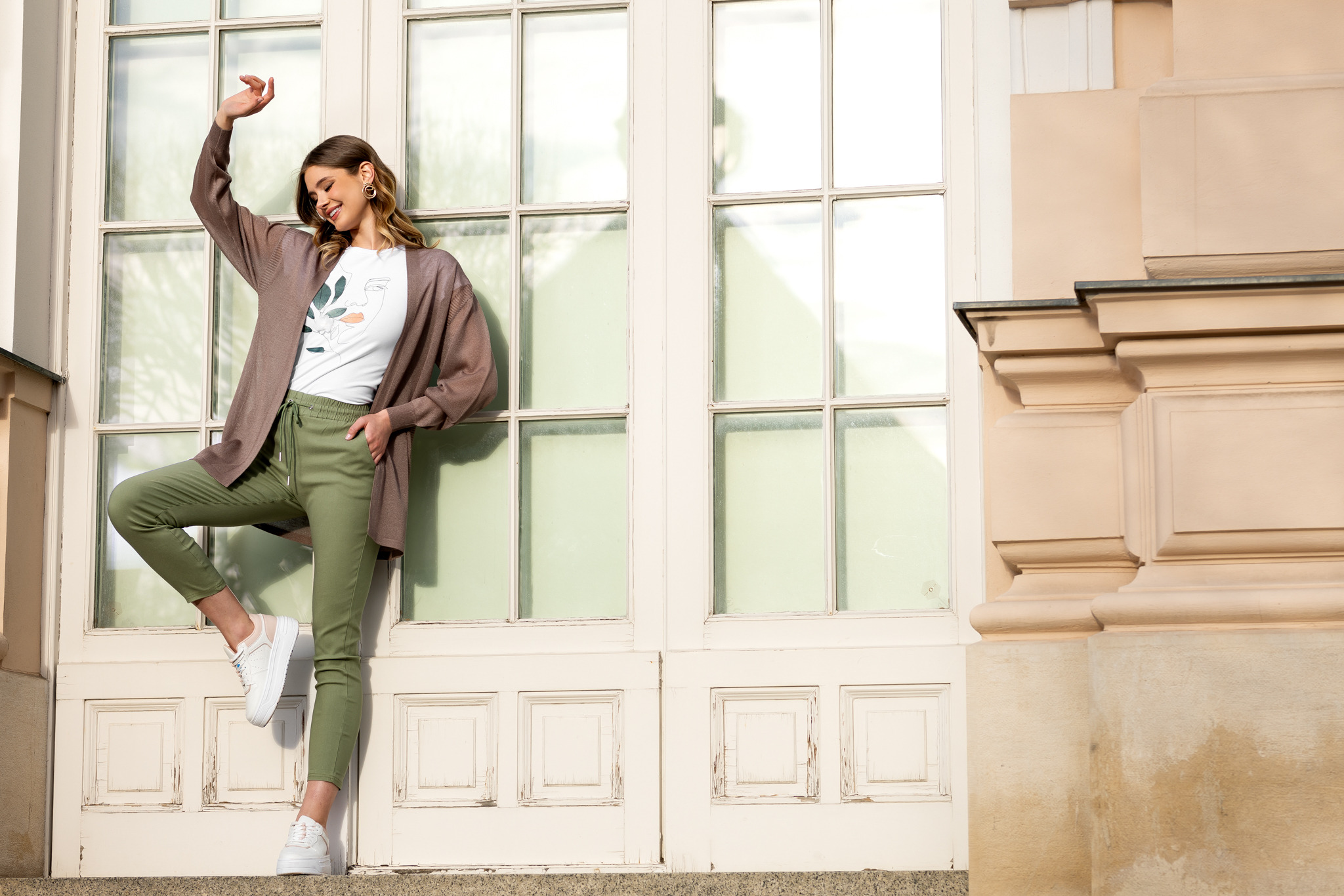 Modne stylizacje z kardiganem - 5 pomysłów na jesień